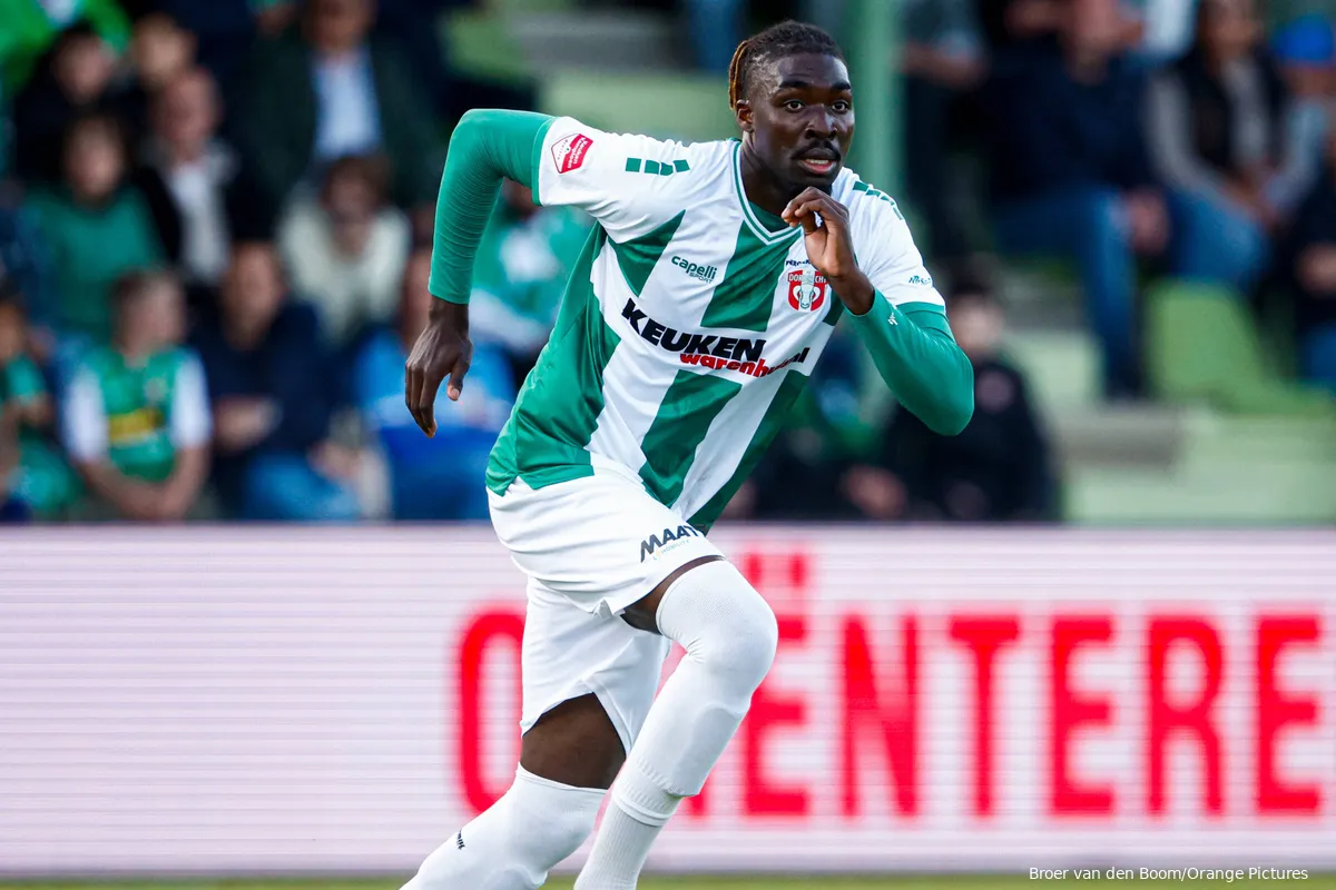 yannis m bemba fc dordrecht transferproat 2025 close up