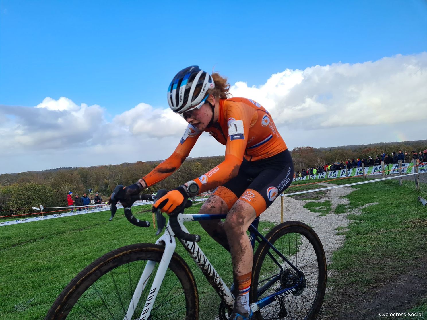 Interview | Pieterse (19) geniet en leert van Van der Poel en mannencross: 'Geeft mij motivatie'