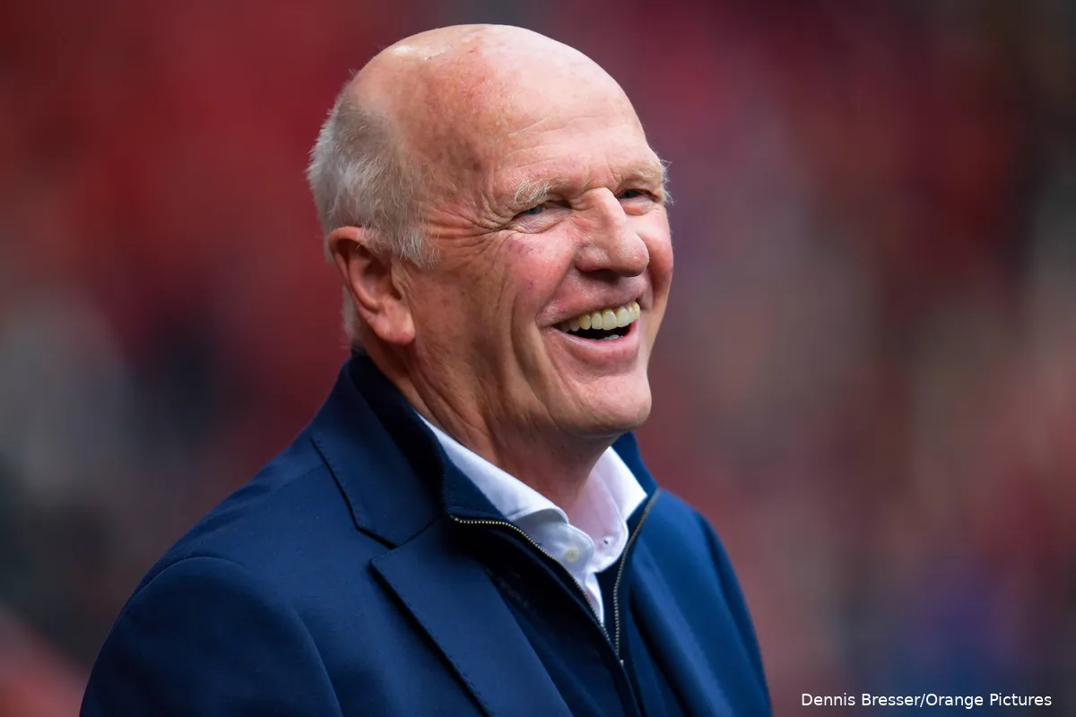 Jan-streuer-lachend-technisch-directeur-fc-twente