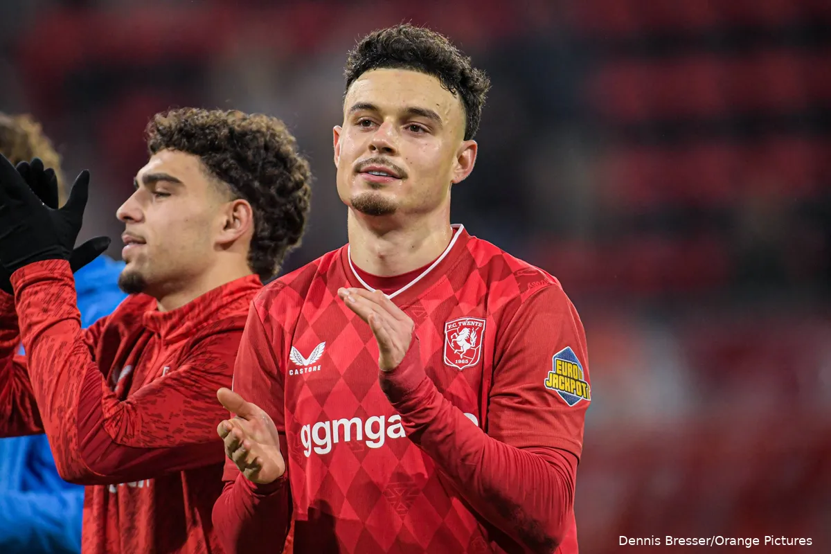stav-lemkin-blij-klapt-handen-na-overwinning-fc-twente-go-ahead-eagles-2025-2026