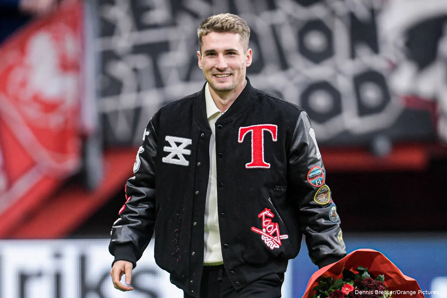 michal-sadilek-afscheid-twente-go-ahead-eagles-bloemen-2025