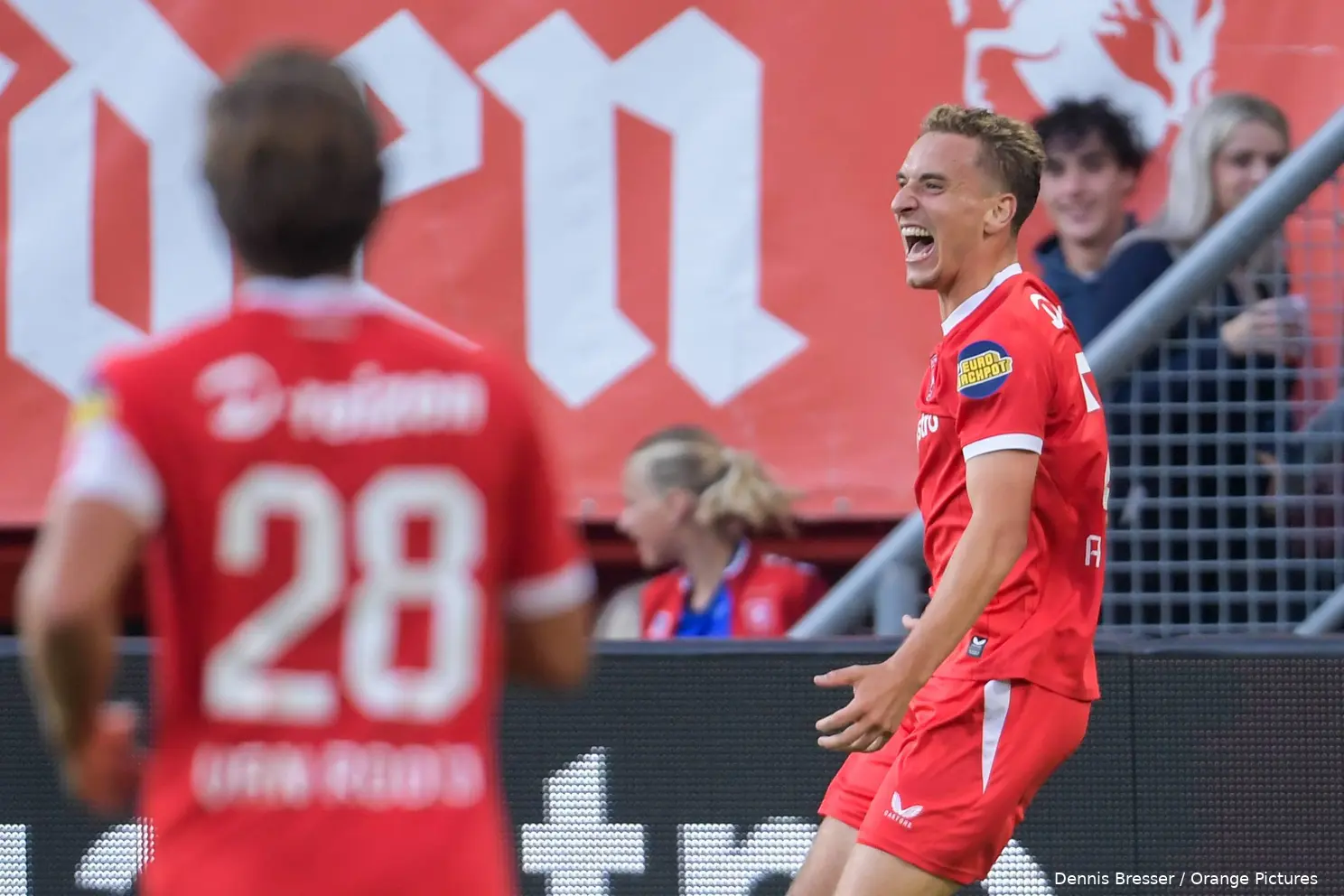 Aske-Adelgaard-FC-Twente-Ferencvaros-Europa-League-2026-2027