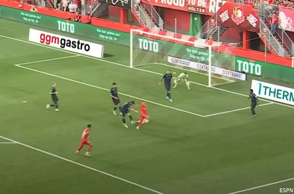 strafschop twente sparta 2024 rots clement