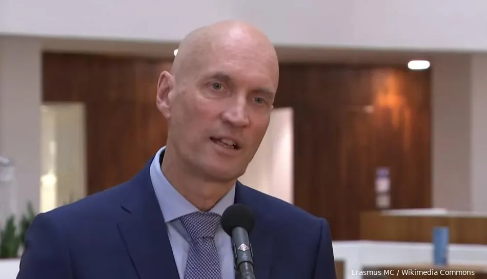 Minister Kuipers (VWS) liegt over alarmerende corona-memo: 'RIVM deelde memo niet met ministerie'