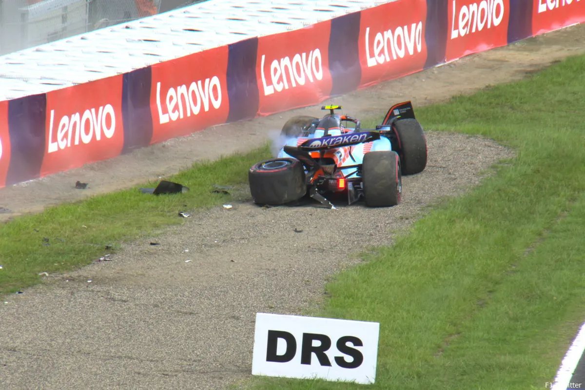 Rode vlag: Logan Sargeant crasht hard in Q1 bij laatste bocht