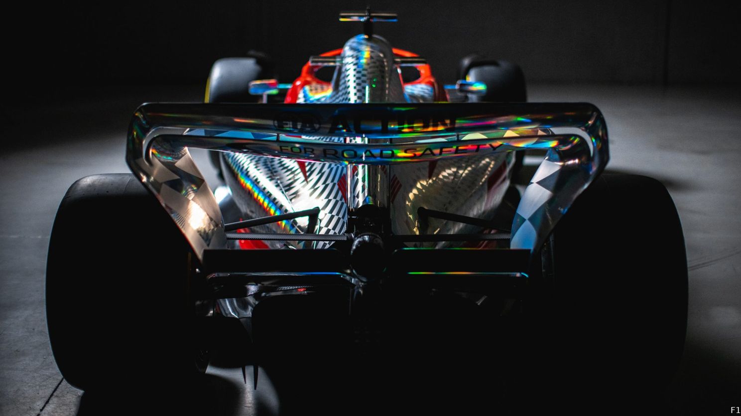 De achtervleugel van de 2022-bolide heeft een futuristisch design en extra vleugels bij de diffuser. (Foto: Formula One Group)