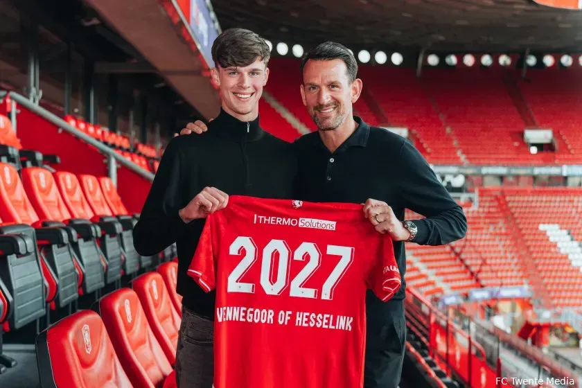 Lucas Vennegoor of Hesselink tekent bij FC Twente en treedt in de voetsporen van vader Jan