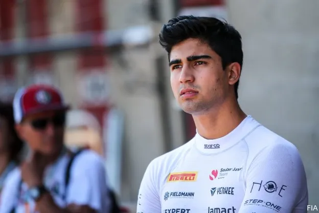 Correa verovert 2021-stoeltje in de F3 na horrorcrash: 'We zijn terug!'