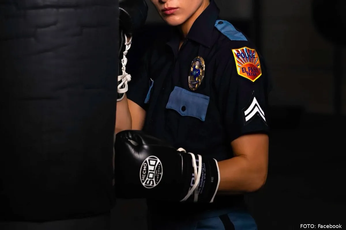 Kopstoot beslist bokstitel: Ongeslagen politieagent rekent af met UFC-legende | Video