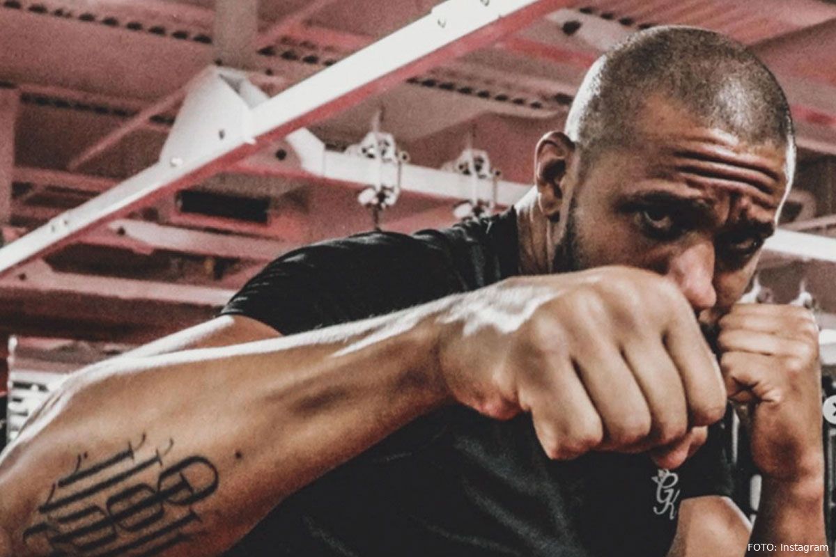 🎥 UFC zwaargewicht slaat 5 Glory vechters eruit! 'Geen schijn van kans'