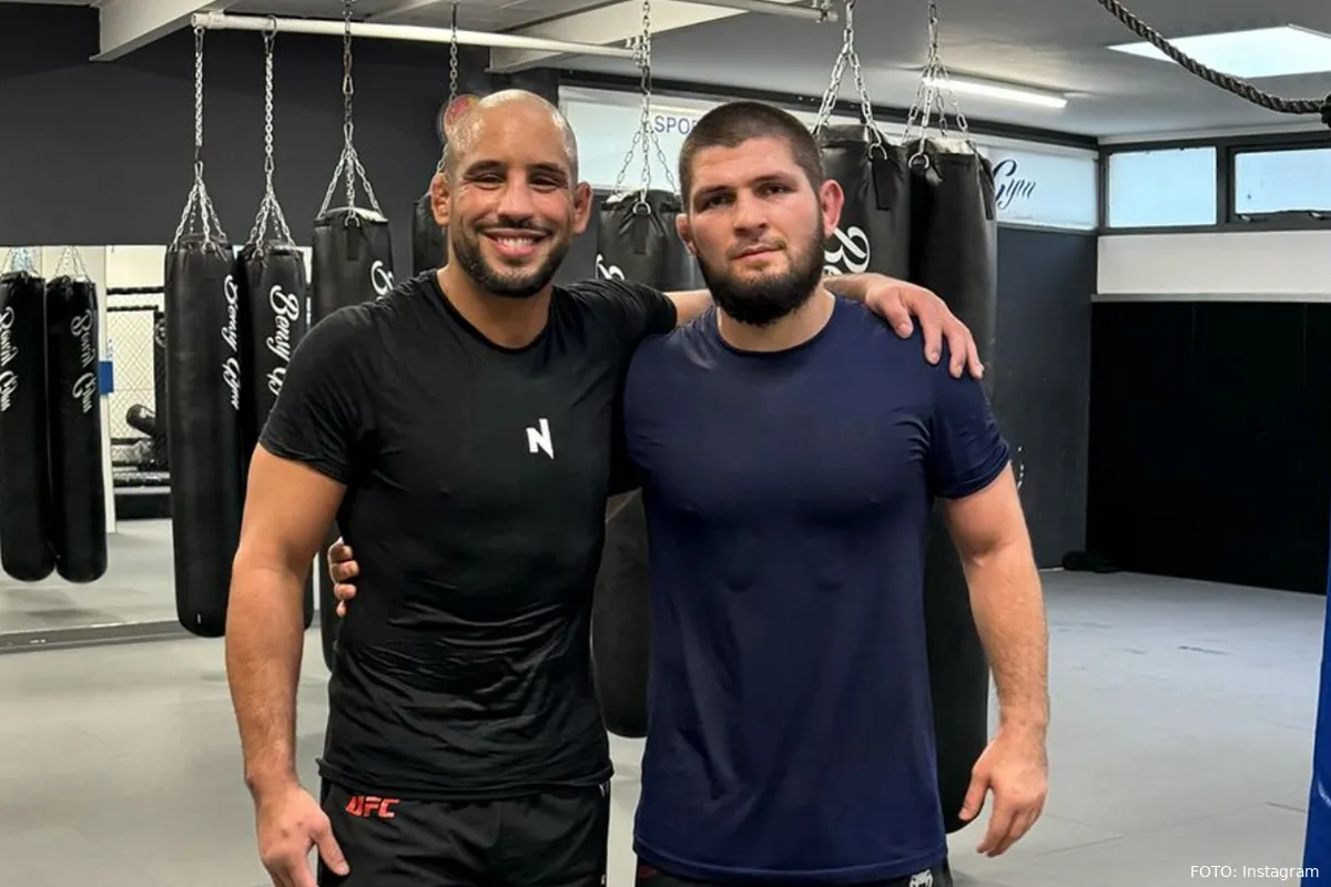 UFC-ster Khabib traint in Amsterdam: 'Dank voor de leerzame rondes'