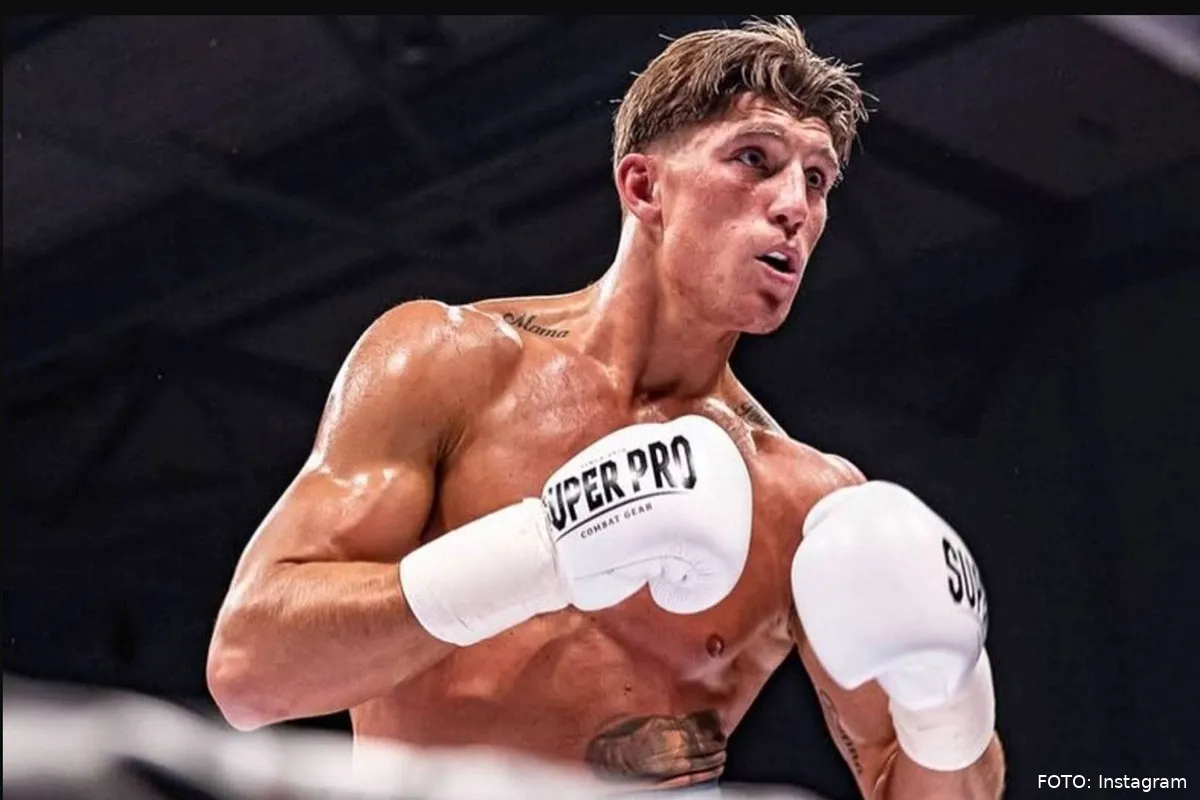 Onverslaanbaar! Boksmachine Gradus Kraus sloopt tegenstander in brute partij