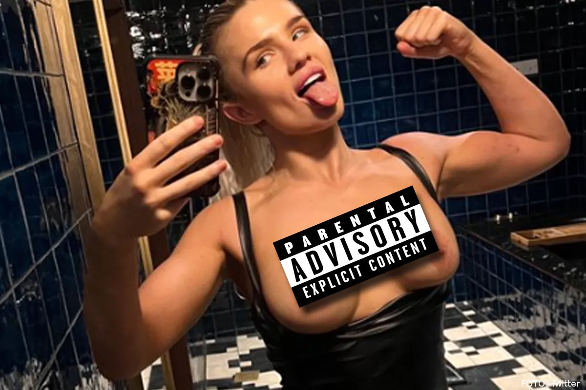 Heerlijke blote borsten laten zien! Boksster doet merkwaardige claim