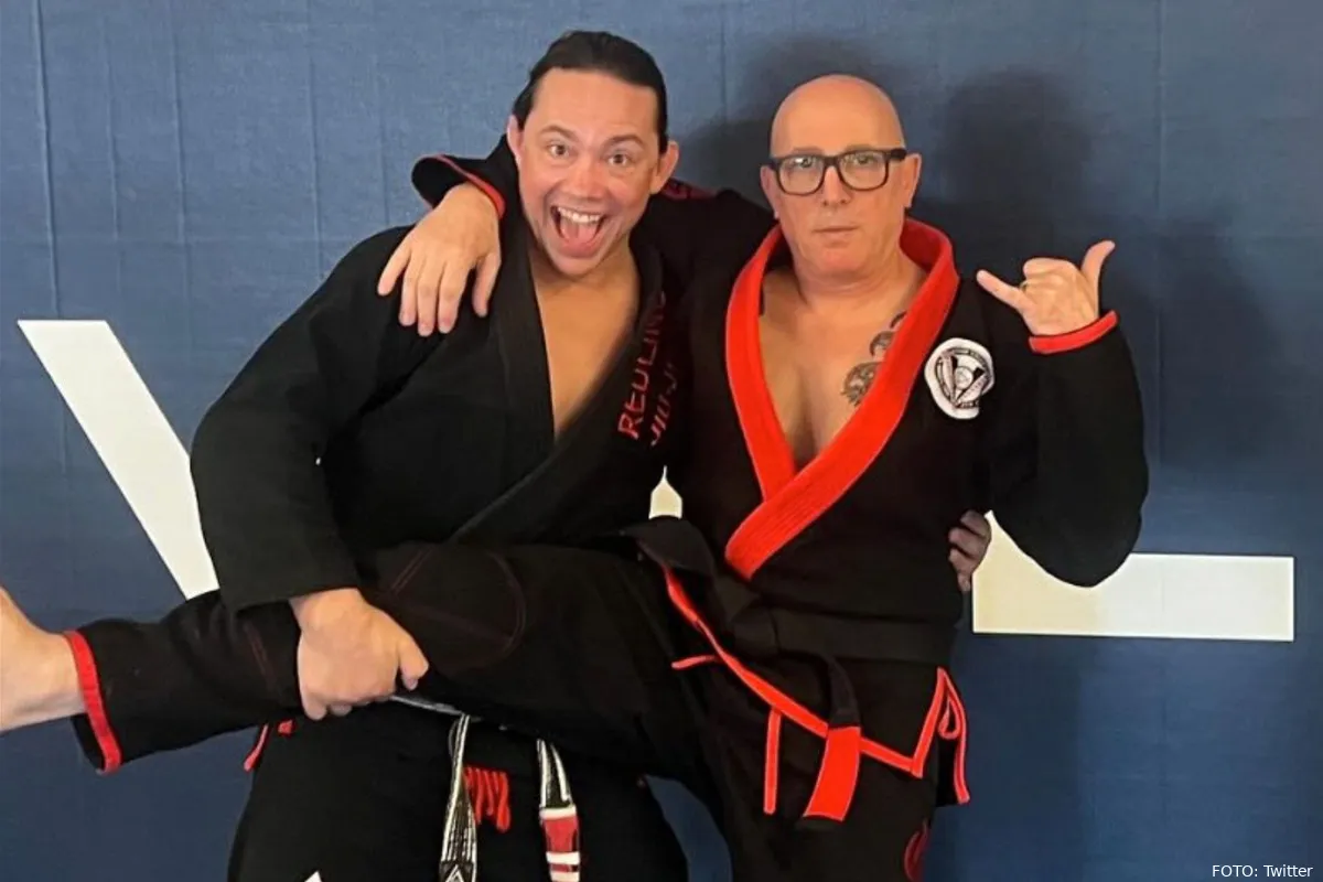 Zanger bekende rockband behaalt zwarte band in Braziliaans Jiu-Jitsu