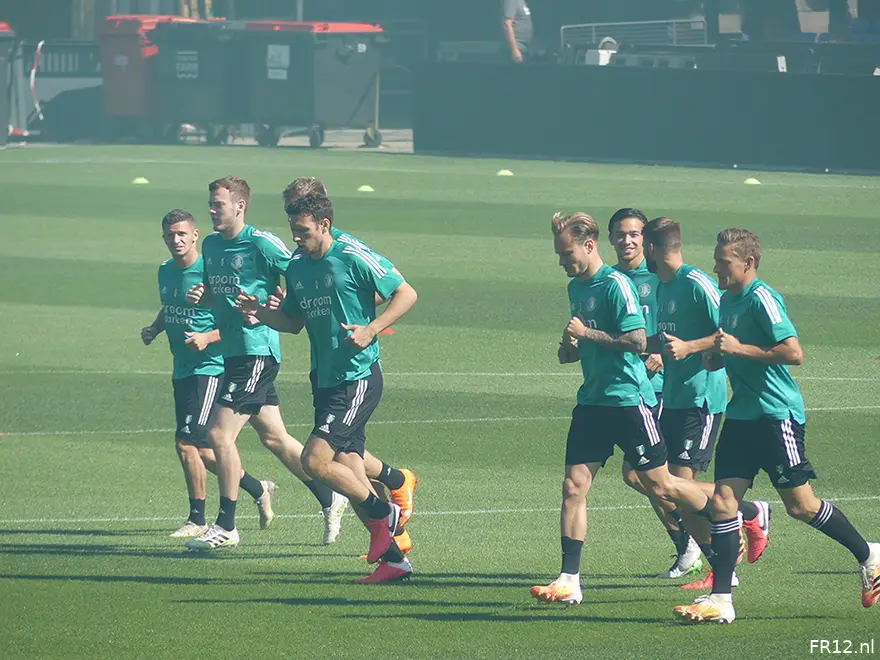 Één Feyenoord-speler positief getest op corona