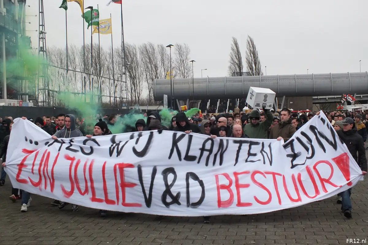 Officieel onderzoek naar arrestaties protestmars Feyenoord