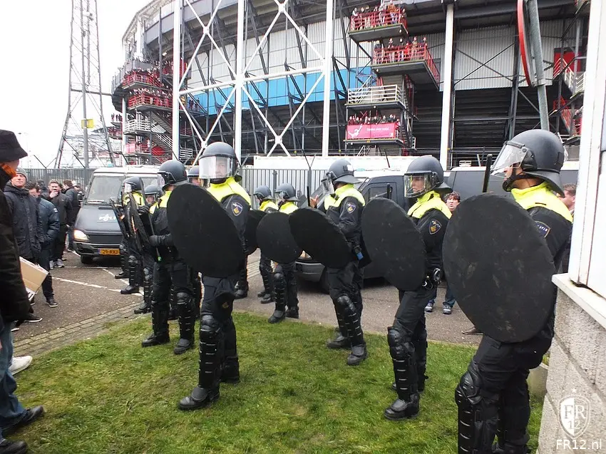 Politie: ''Jonge hooligans wilden strepen verdienen''