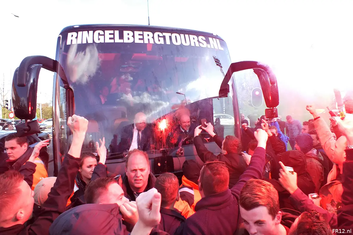 Chauffeur spelersbus: ''Zag grote kerels met tranen in de ogen''