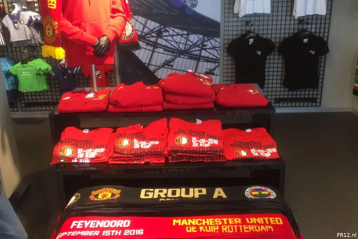 Engelse krant lacht om merchandising: ''Worst selection of all-time''