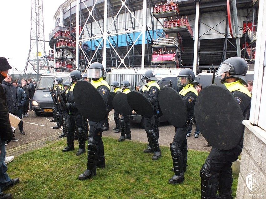 Politie: ''Jonge hooligans wilden strepen verdienen''