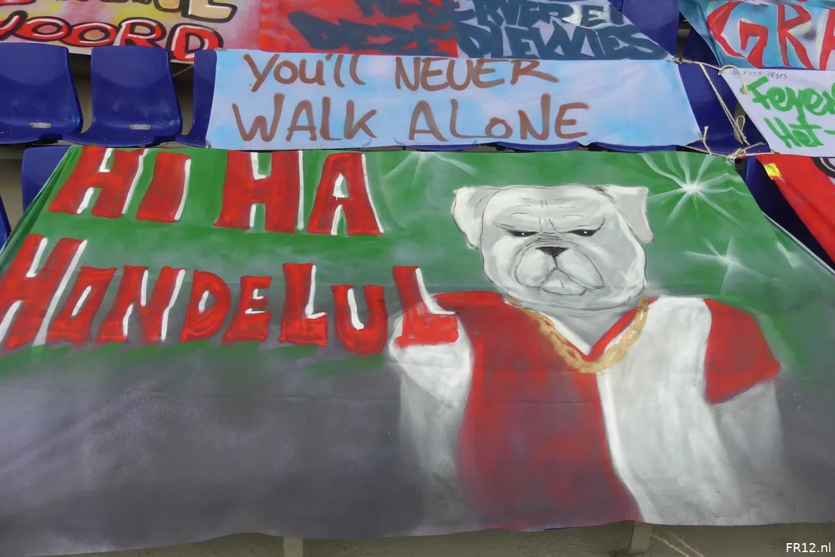 Fotoverslag ophangen van spandoeken online