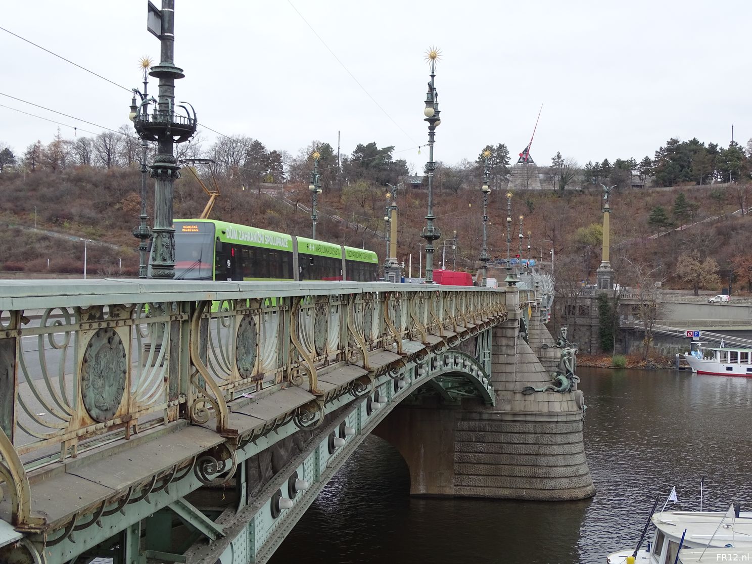 Fotoverslag eerste dag in Praag online