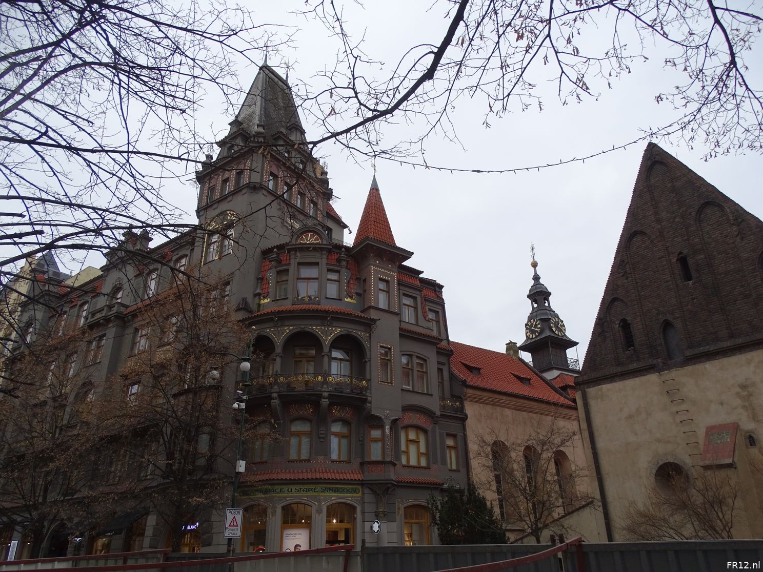 Fotoverslag eerste dag in Praag online