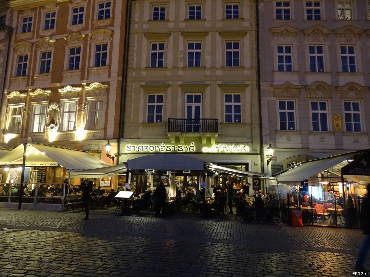 Fotoverslag eerste dag in Praag online