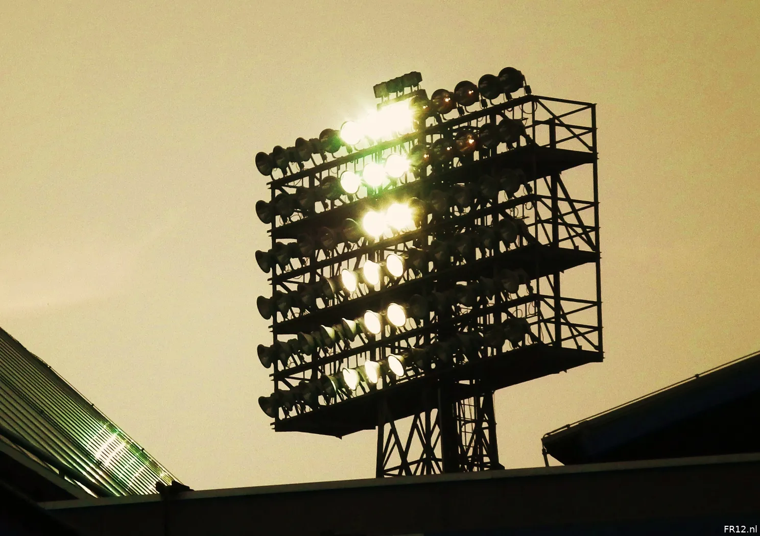 De duizend lampen van het Feijenoord-stadion (foto's)