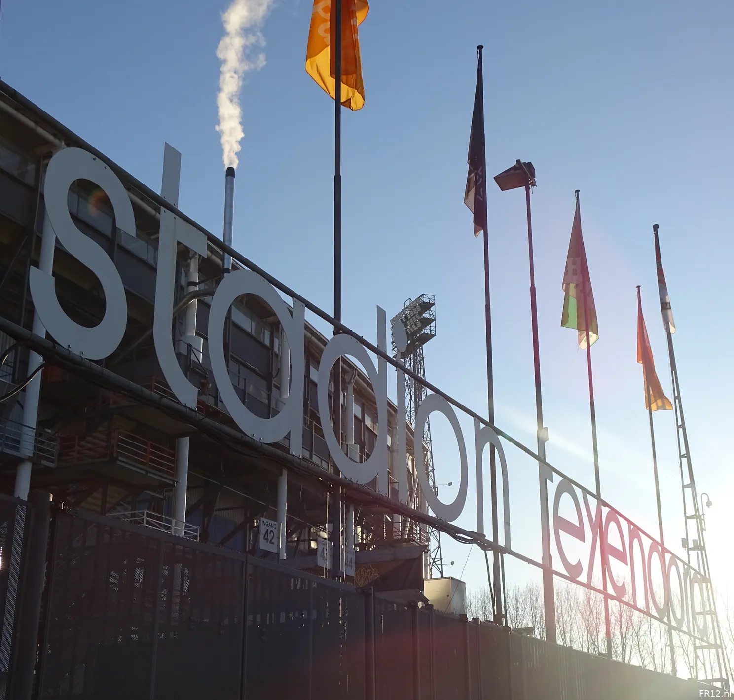 De duizend lampen van het Feijenoord-stadion (foto's)