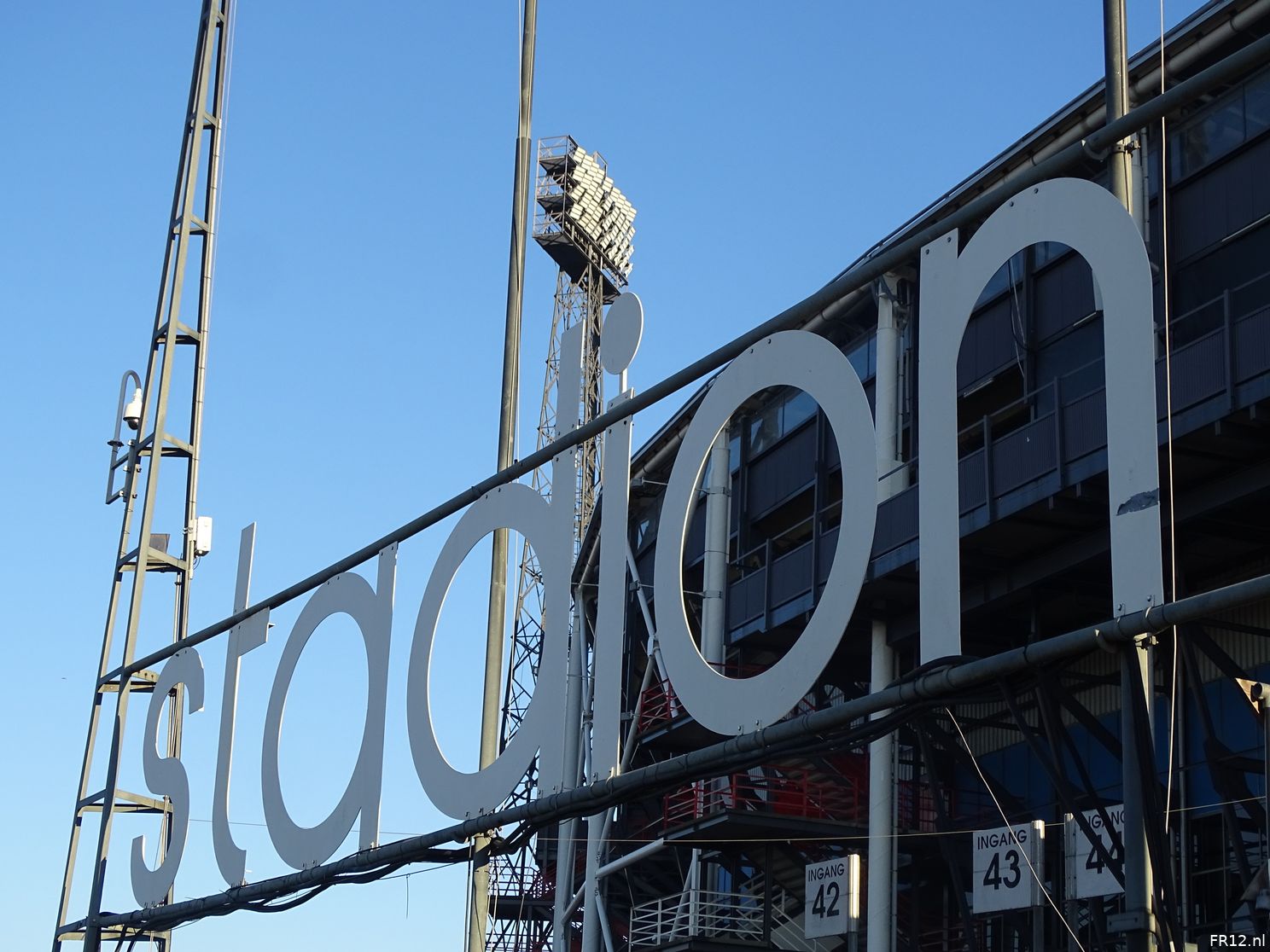 De duizend lampen van het Feijenoord-stadion (foto's)