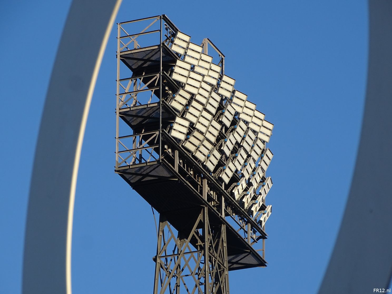 De duizend lampen van het Feijenoord-stadion (foto's)