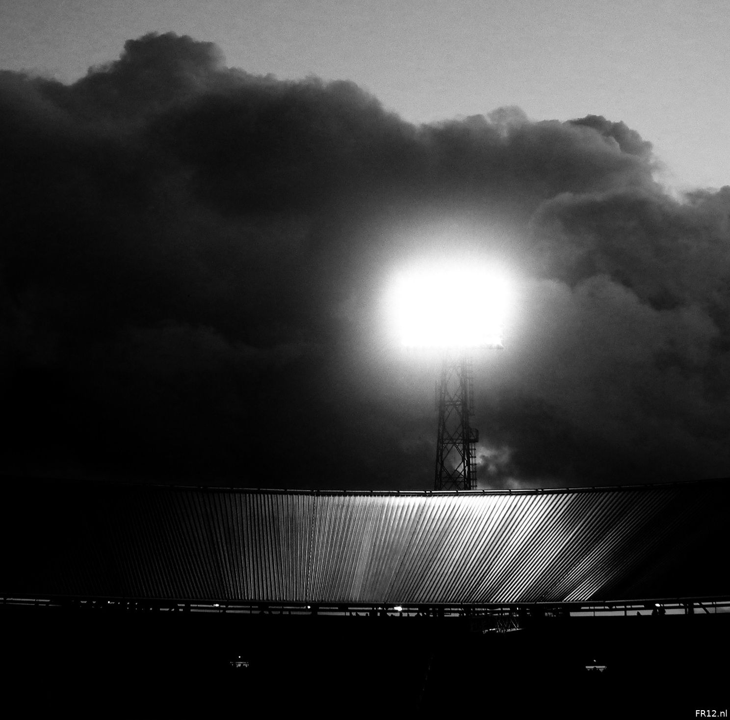 De duizend lampen van het Feijenoord-stadion (foto's)
