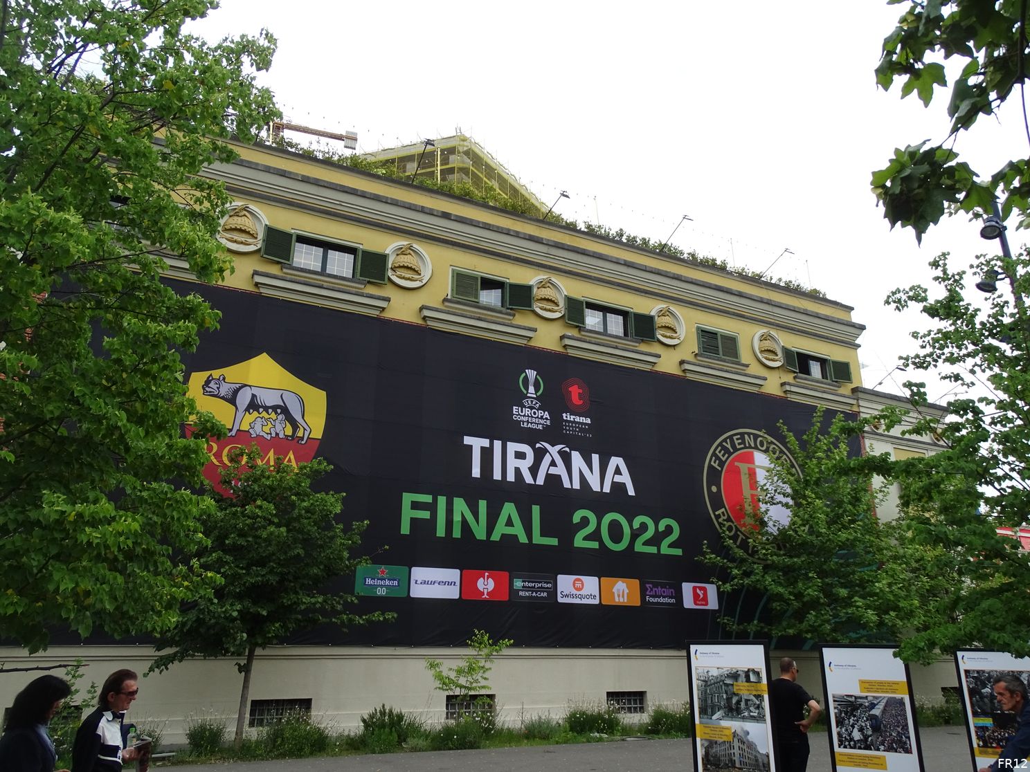 Fotoverslag eerste dag in Tirana online
