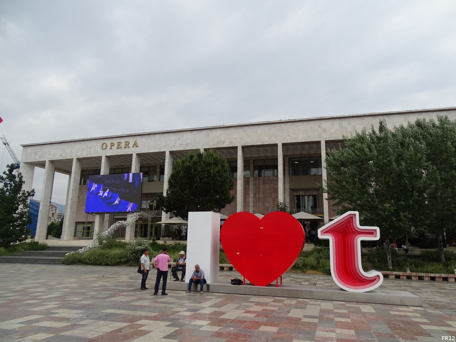Fotoverslag eerste dag in Tirana online