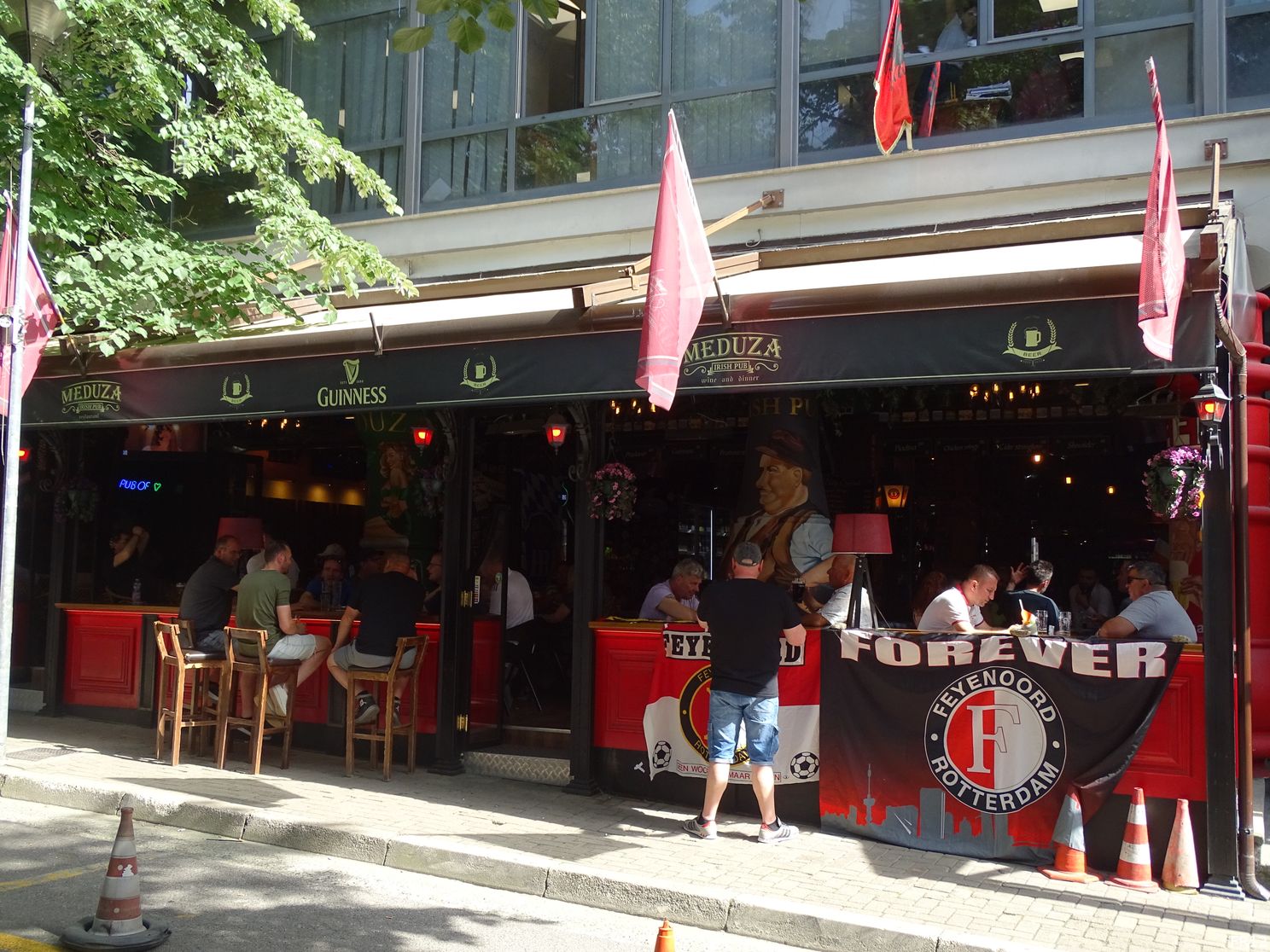 Fotoverslag eerste dag in Tirana online