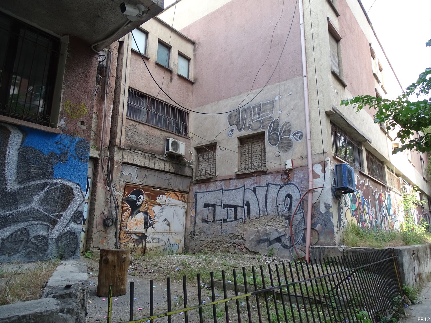 Fotoverslag eerste dag in Tirana online