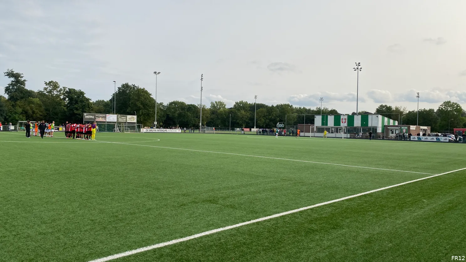 Feyenoord O16 wint na penalty's in de beker van FC Dordrecht O16