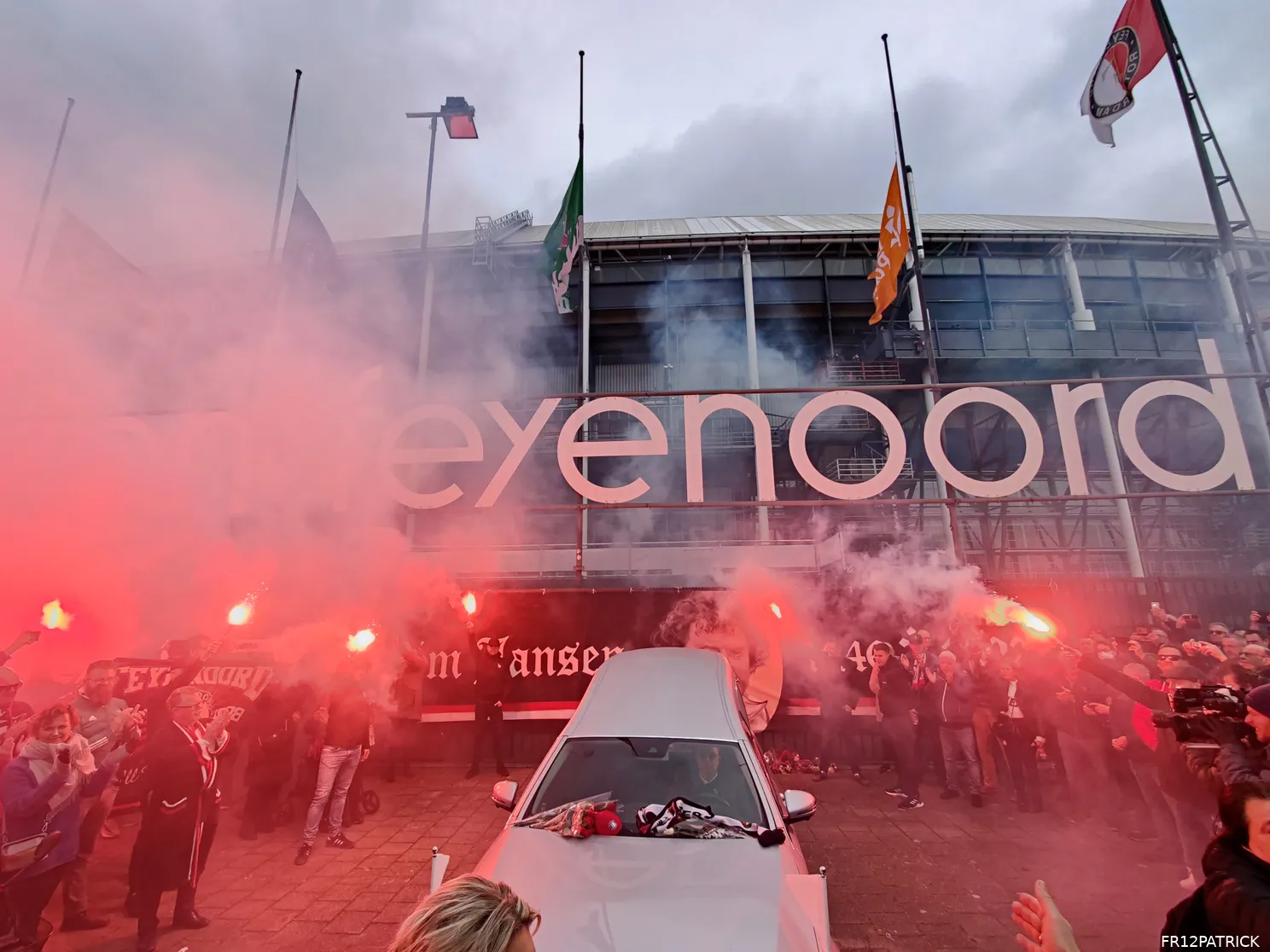 Fotoverslag laatste eerbetoon Wim Jansen online