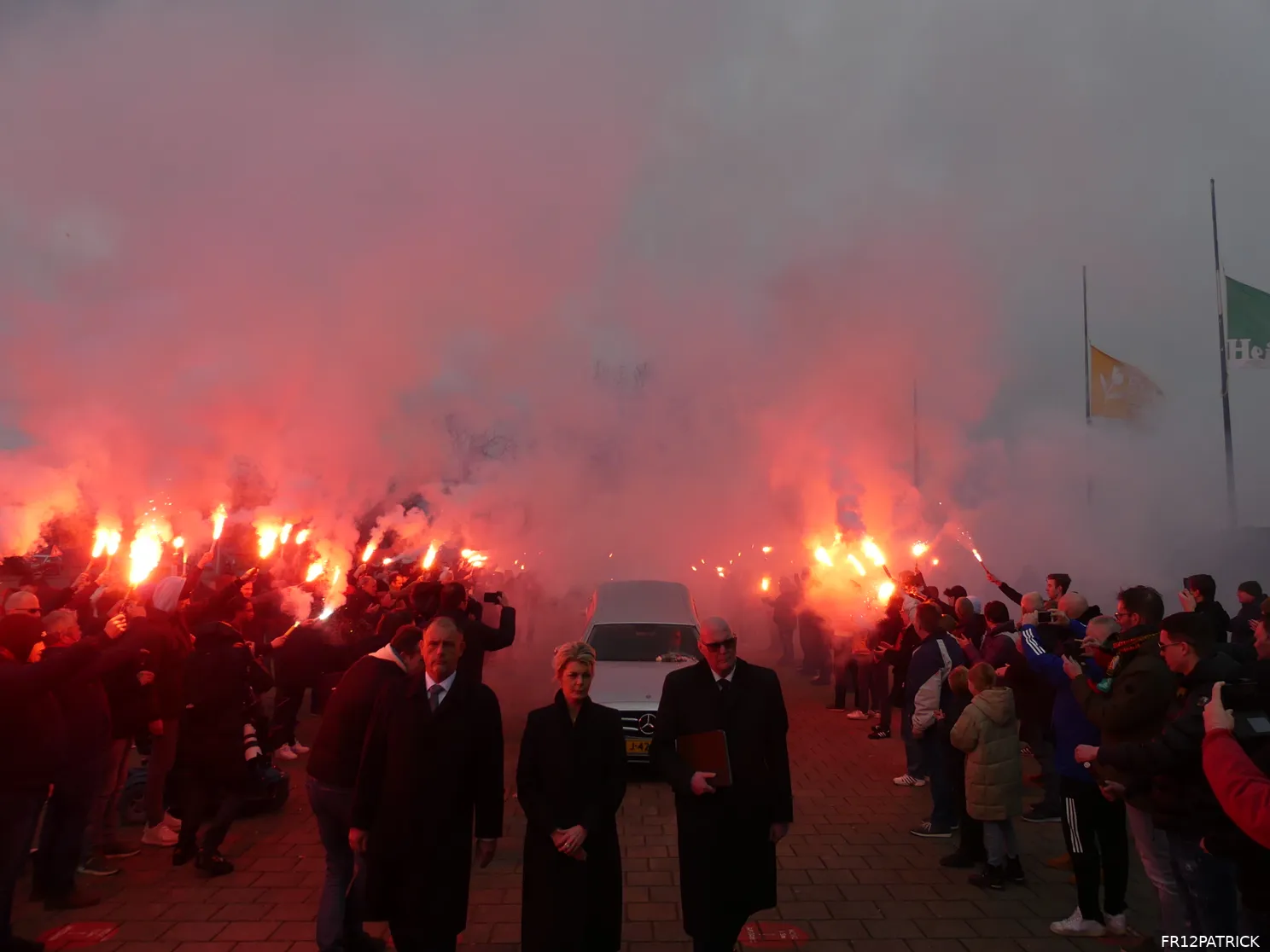 Fotoverslag laatste eerbetoon Wim Jansen online