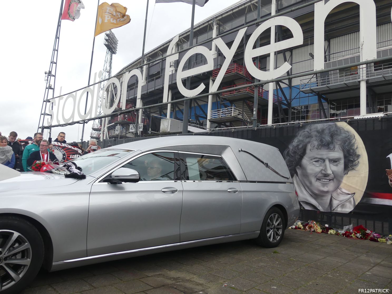 Fotoverslag laatste eerbetoon Wim Jansen online