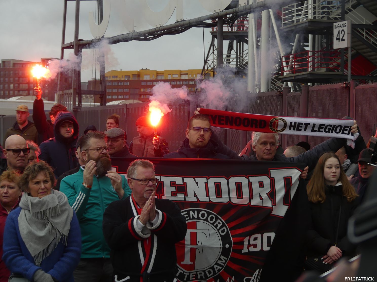 Fotoverslag laatste eerbetoon Wim Jansen online