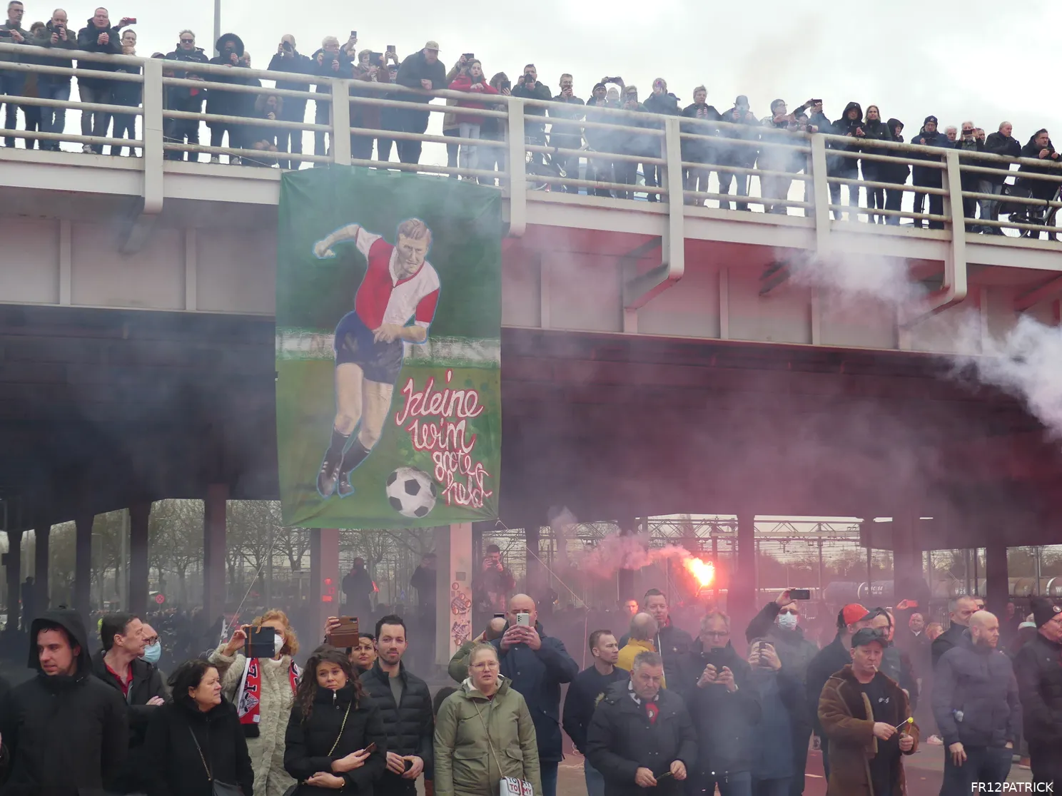 Fotoverslag laatste eerbetoon Wim Jansen online