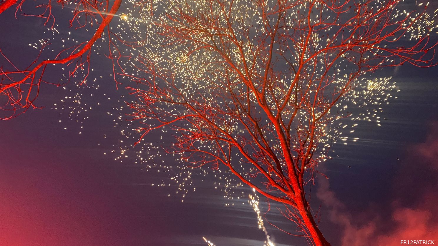Fotoverslag ontvangst spelersbus na winst in de Klassieker