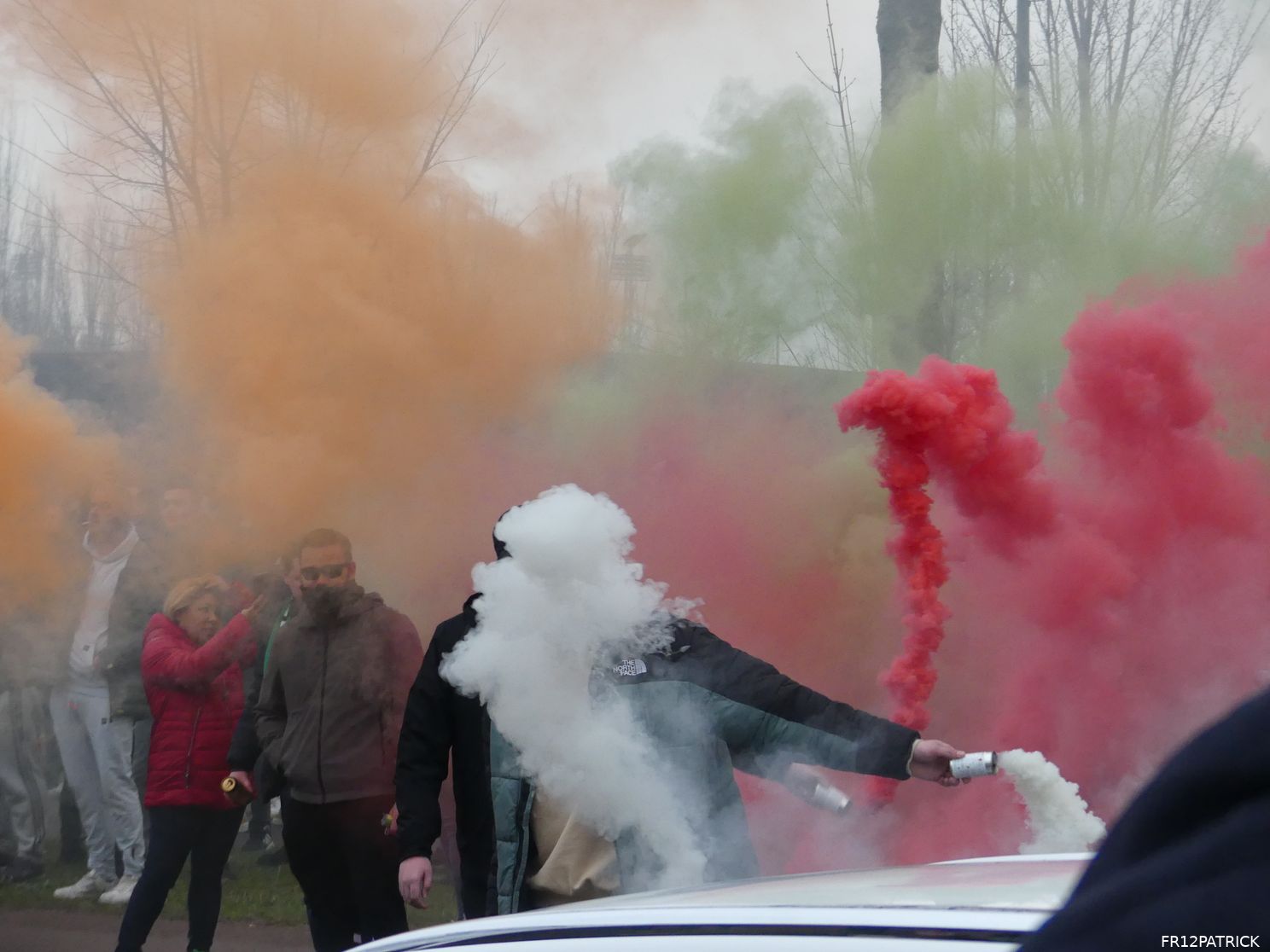 Fotoverslag ontvangst spelersbus na winst in de Klassieker