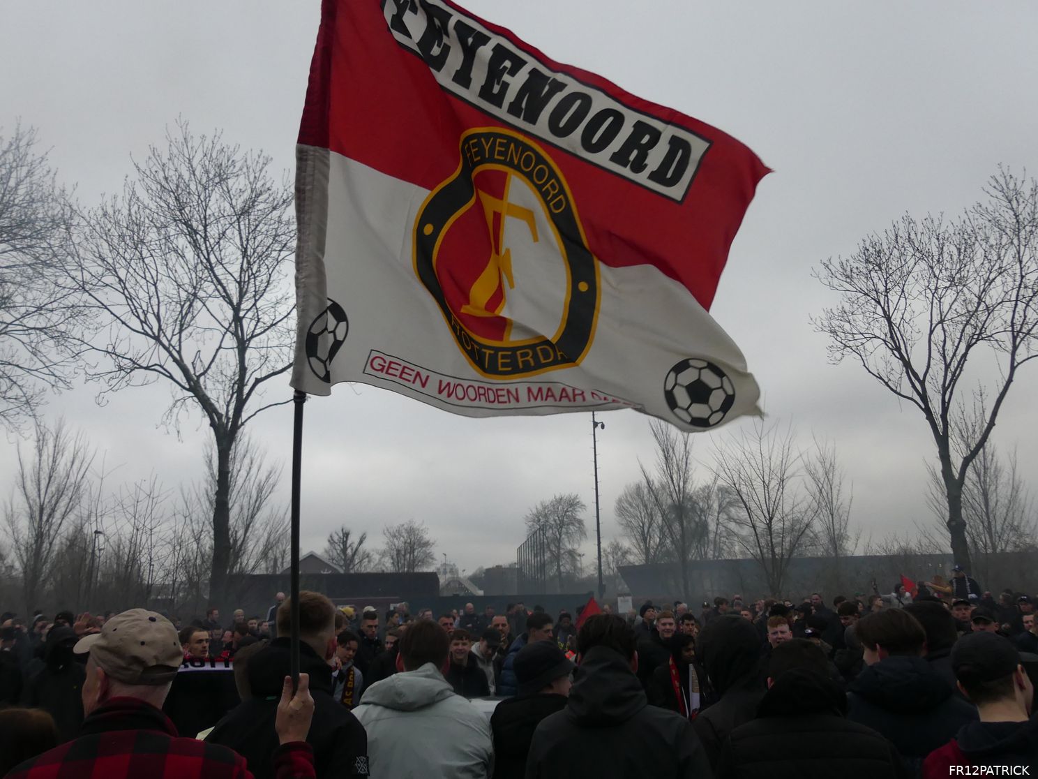 Fotoverslag ontvangst spelersbus na winst in de Klassieker