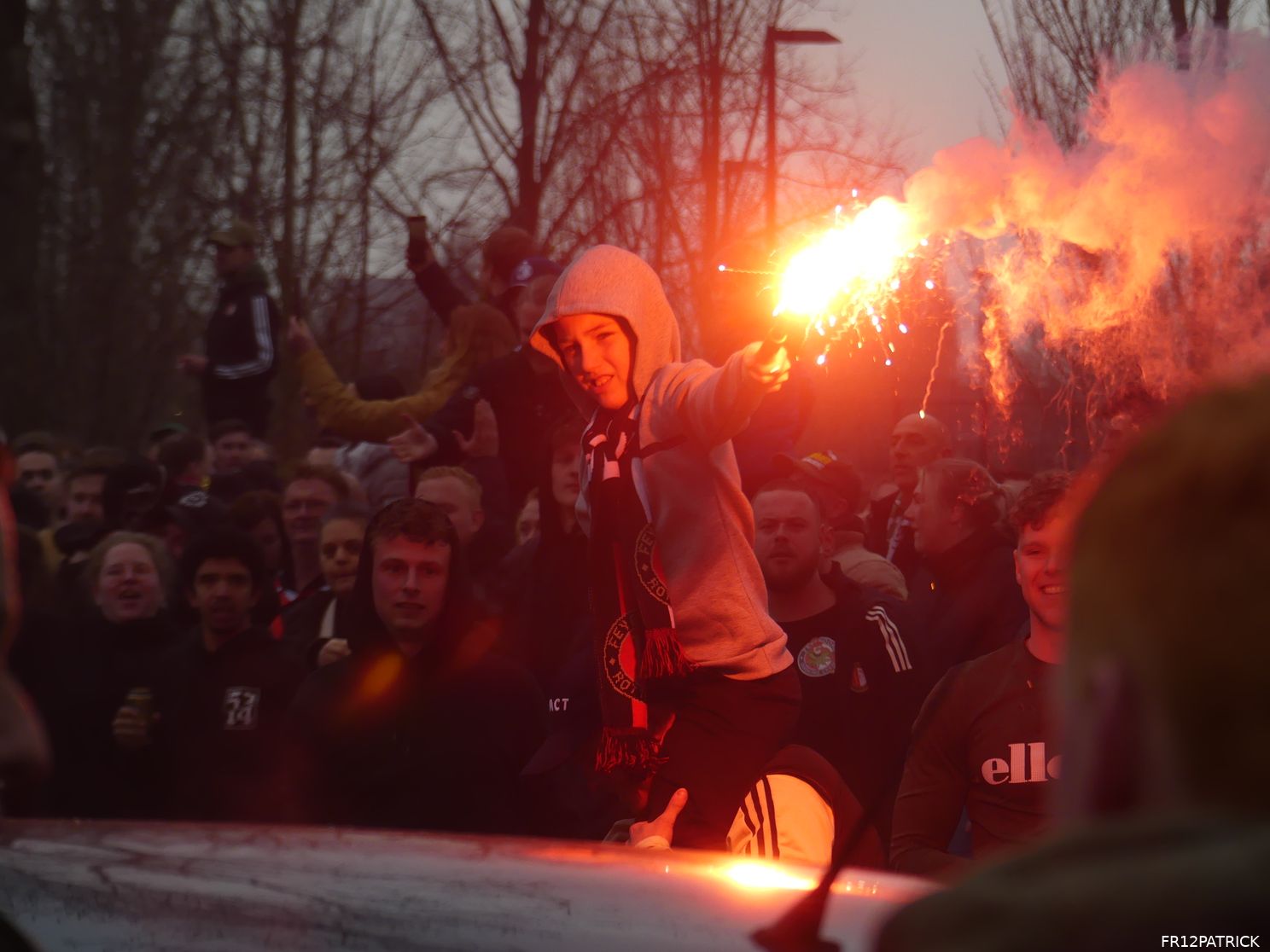 Fotoverslag ontvangst spelersbus na winst in de Klassieker