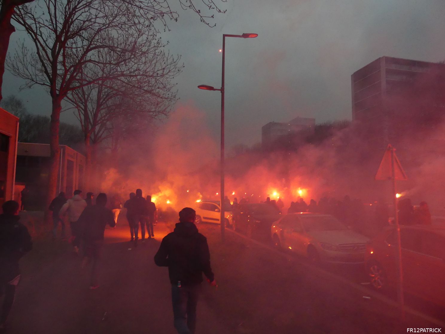 Fotoverslag ontvangst spelersbus na winst in de Klassieker