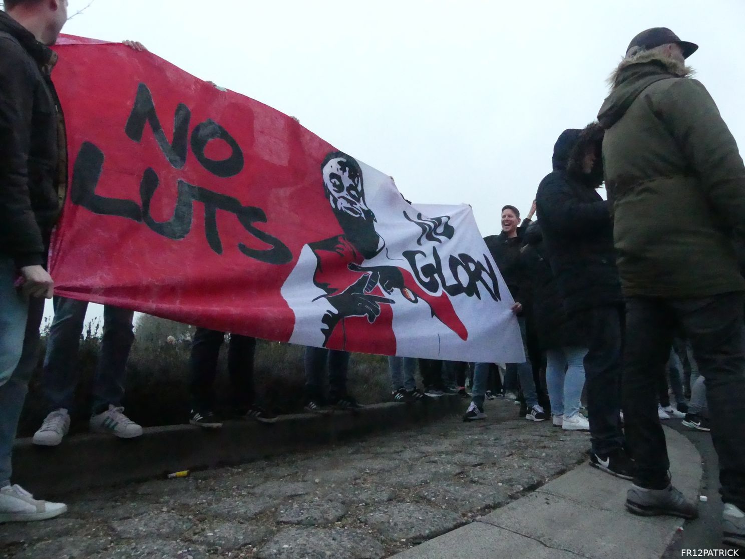 Fotoverslag ontvangst spelersbus na winst in de Klassieker