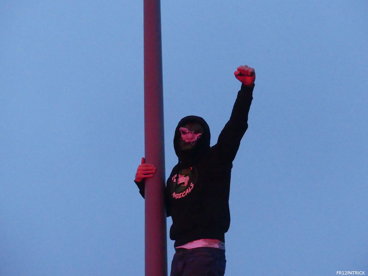 Fotoverslag ontvangst spelersbus na winst in de Klassieker